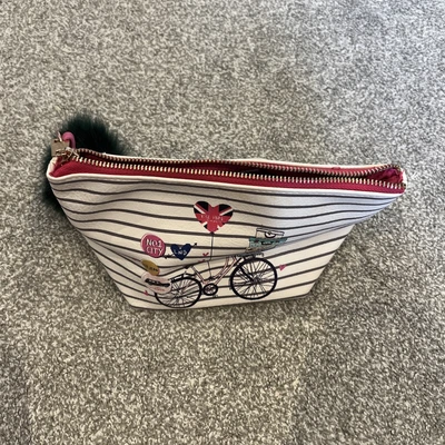 £2.50 • Buy Make-Up Bag 