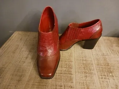 Women's Antonio Melani Red Leather Ankle Boots Size 7M Booties Embossed • $20.26