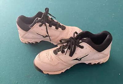 Mizuno Metal Baseball Softball Cleats Size 5.5 W Color White In Great Condition! • $17.99