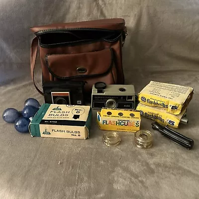 Vintage Mixed Lot Of Kodak Cameras & Flash Bulbs/Cubes & Carrying Case • $15.99