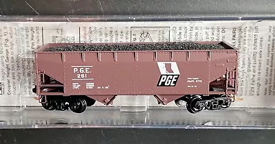 N Scale Micro-trains Pacific Great Eastern 2-b Hopper W/coal 05500440 #261 Rare • $24.95