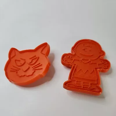 Lot 2 Vintage Hallmark Cookie Cutters Charlie Brown Angry Halloween Cat Face • $6.99