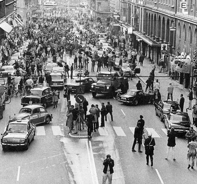 $16.47 • Buy Sweden Changed From Driving On The Left Side To Right Side-Chaos-1967 Photo