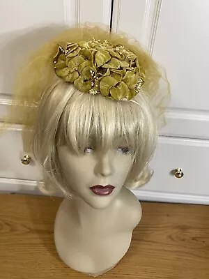 Vtg Bride's Maid Gold With Floral Beads Veil • $10.99