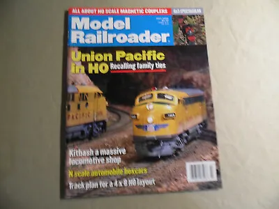 Model Railroader Magazine / July 2000 / Free Domestic Shipping • $6.99