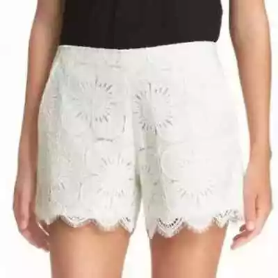 Trina Turk Size 4 Cece White Lace Eyelet Scalloped Hem Mid Rise Shorts Bridal • £53.05