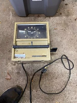 $75 • Buy Vintage Employee Cincinnati Time Clock Job Card Recorder Amano 04/93 Display Old