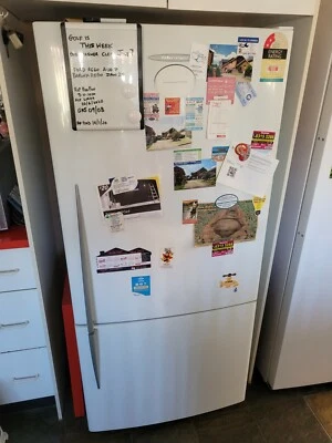 $10 • Buy FISHER & PAYKEL FROST FREE FRIDGE  - ( Spare Parts Only )   MODEL - E 522 B