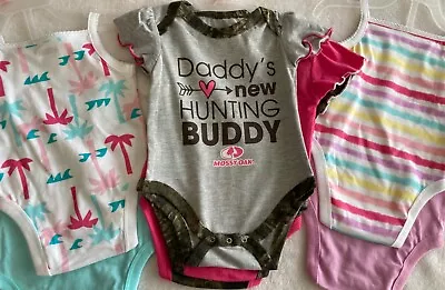 7 Pieces Baby Girl Clothing Size 0-3 Months  • $15