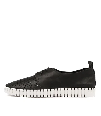 New Django & Juliette Huston White Leather Womens Shoes Casual Sneakers Casual • $149.95