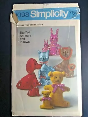 Simplicity 9098 Stuffed Animals & Pillows Sewing Pattern Vintage 1970 CUT • $6.99