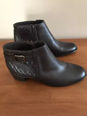 Munro Womens Size 8 Jolynn Side Zipper Brown Ankle Boots • $29.99