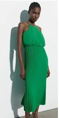Zara Green Pleated Midi Dress Size M. • £39.93