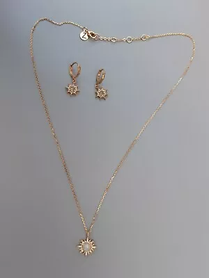 Accessorize Z Gold Plated Star Pendant Necklace & Earring Set • £6