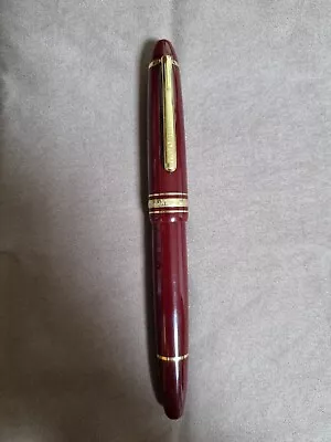 Montblanc 146 Meisterstuck Burgundy  Fountain Pen 14K / Medium Nib  • $300