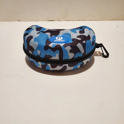 $10.75 • Buy Picador Ski Goggles Blue Camo Hard Case Plus 2pair Of Goggles  Read Description 