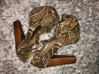 £20 • Buy 	 Jeffrey Campbell Foxy Fab Tan Black US 10