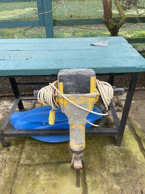 £150 • Buy Bosch Heavy Duty Concrete Breaker 110v
