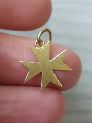 9ct 375 Yellow Gold Maltese Cross Pendant Vintage • £55