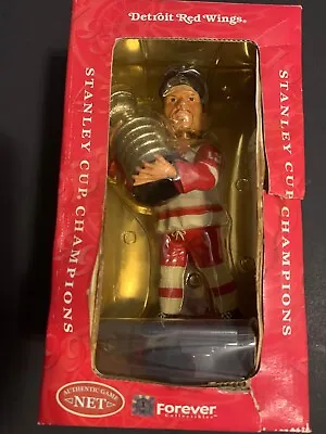 $99.99 • Buy Steve Yzerman Forever Stanley Cup Bobble Head Men Of The Ice Nib Red Wings