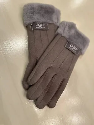 Ugg Light Gray Gloves Nwt • $35