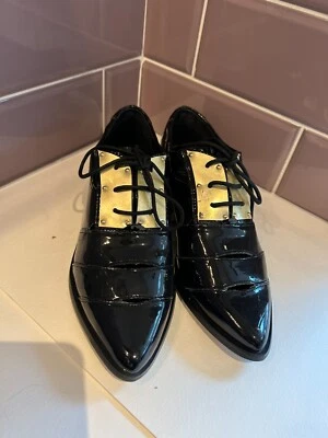 £5 • Buy Missguided Women's Black & Gold Patent Cut Out Lace Up Shoes Size 6