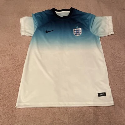 £10 • Buy England Training Top Size 11 Slight Mark Top Bottom On Top