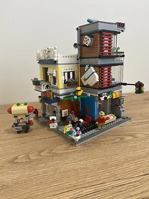 LEGO CREATOR: Townhouse Pet Shop & Café (31097) Complete Set With Minifigures • $95