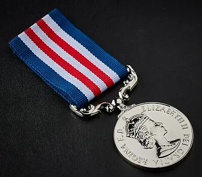 £9.99 • Buy Silver Replica Elizabeth II Military Medal & Ribbon. Bravery In The Field ERII