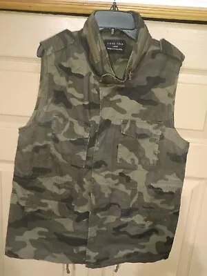 Love Tree Women's Camo Snap Up Vest SIze L • $20