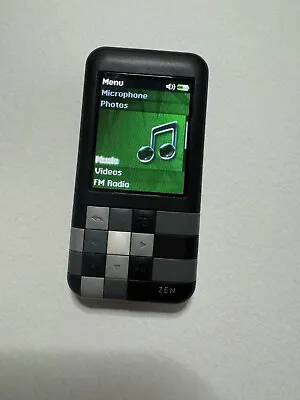 Creative ZEN Mozaic Black 4GB WMA MP3 Player W/ FM Radio & Built-in Speaker • $64.95