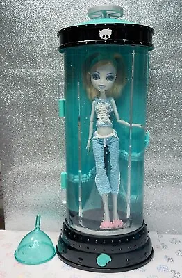 Monster High Dead Tired Lagoona Blue Doll & Hydration Station WORKING BUBBLES • $218.09