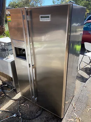 WESTINGHOUSE Refrigerator/Freezer - 640L Stainless Steel 2 Door • $380