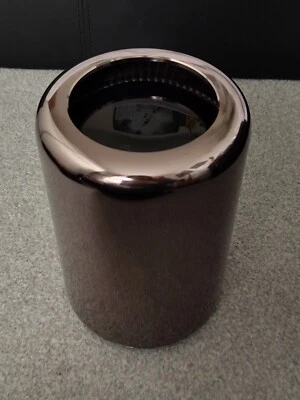 £525 • Buy Apple Mac Pro Late 2013 - 8-Core, D700, 64GB 256SSD