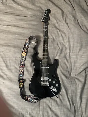 Fender Stratocaster - HSS Ebony Black - Used 6-String 22 Fret • $600