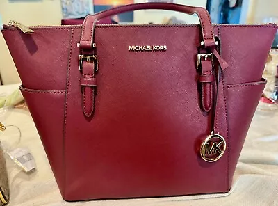 MICHAEL KORS Jet Set Large Saffiano Leather Top-Zip Tote Bag • $110