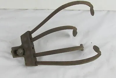 Vtg Antique 4 Tine Hand Pull Cultivator Claw Hoe Plow Rake Farm Garden Tool • $24.99