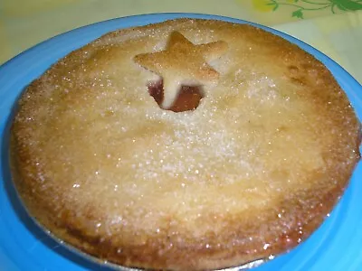  Home Made RHUBARB & APPLE FRUIT PIE  (8  Size)  Free Postage    • £9.99