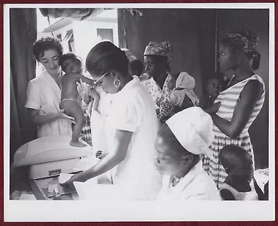 1964 Original Press Photo Miss T. Fortier Libreville Gabon Nursing Health WHO UN • $25.20