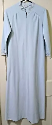 Vintage Vanity Fair Light Blue Velour Gown Robe Floral Embroidered Size 8 Sm/med • £35.35