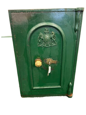 £50 • Buy Vintage Antique Safe