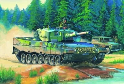 HobbyBoss 1/35th Scale German Leopard 2 A4 Tank Plastic Model Kit. • £19.99