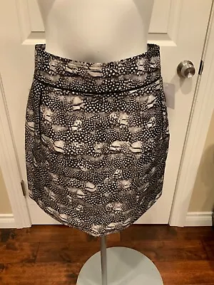 J. Crew Gray Feather Print Mini Skirt Size 0 • $14.25