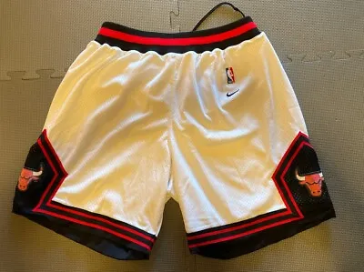 Nike Chicago Bulls White Shorts Swingman Vintage 1984 Size XL • $23