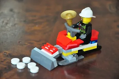 LEGO Minifig Minifigure Ice Snow Plough Fireman Xmas 60133 Advent Calendar 4 5 6 • $14.28