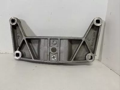 94-95 MERCEDES E420 E500 W124 Gearbox Transmission Support Mount Bracket OEM • $45