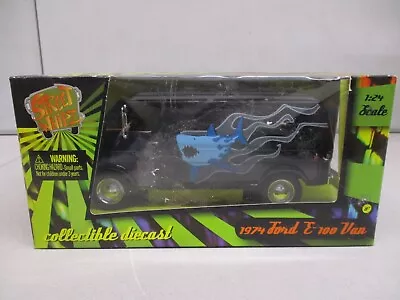 Planet Toys Street Whipz 1974 Ford E-100 Van 1/24 Lot 1 • $39.99