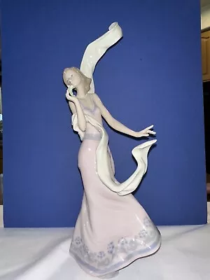 Lladro 6251 Wind Of Peace With Original Box • $250