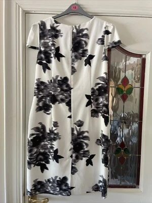 £25 • Buy Kate Cooper Dress And Jacket 16
