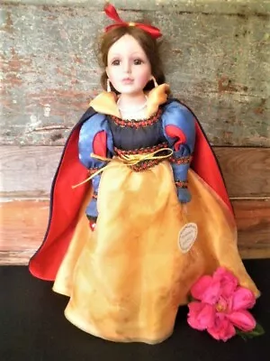 Vintage Snow White Doll Porcelain Homeart Sku 5275 Cloth Body 38.5cm Collector  • $24.99